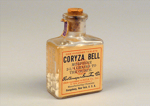 Photograph of a bottle containing morphine.