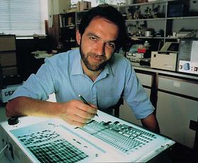 Alec Jeffreys at work in his University of Leicester laboratory, 1985