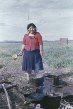 Della Keats, cooking beluga muktuk.