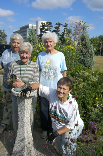 Photo of Members of the Herb Society of America, Potomac Chapter