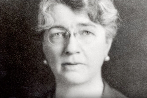 Dr. Louise Pearce
