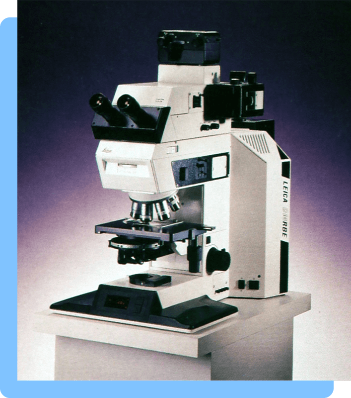 A computerized photomicrographic microscope