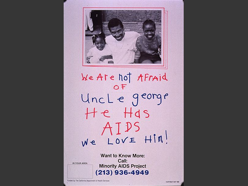 Cartel con texto y el retrato de una un hombre y dos niñas afroamericanos
