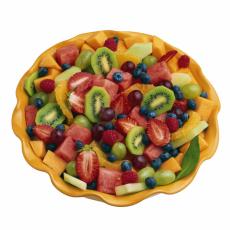 Fotografía de un plato de frutas frescas