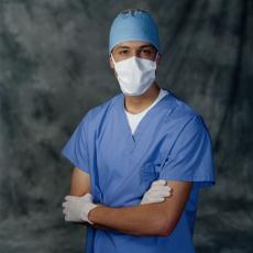 Fotografía de un médico cirujano con traje quirúrgico 