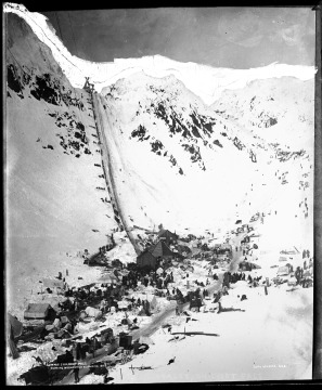 Summit Chilkoot Pass during Rush-to-the-Klondike 1897.