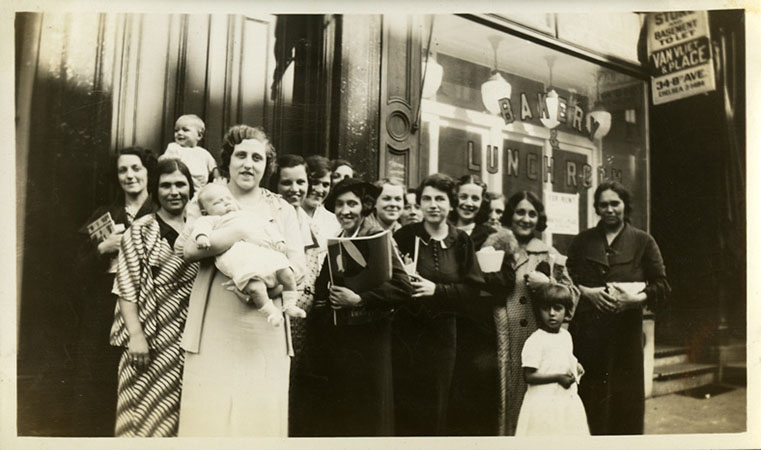 Greenwich Mothers’ Club of the Henry Street Settlement, Lower East Side, New York City, ca. 1932